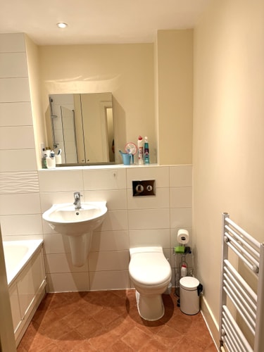 Spacious 1BD Orpington Flat, 20 min to Central LDN 8 Hello Guest