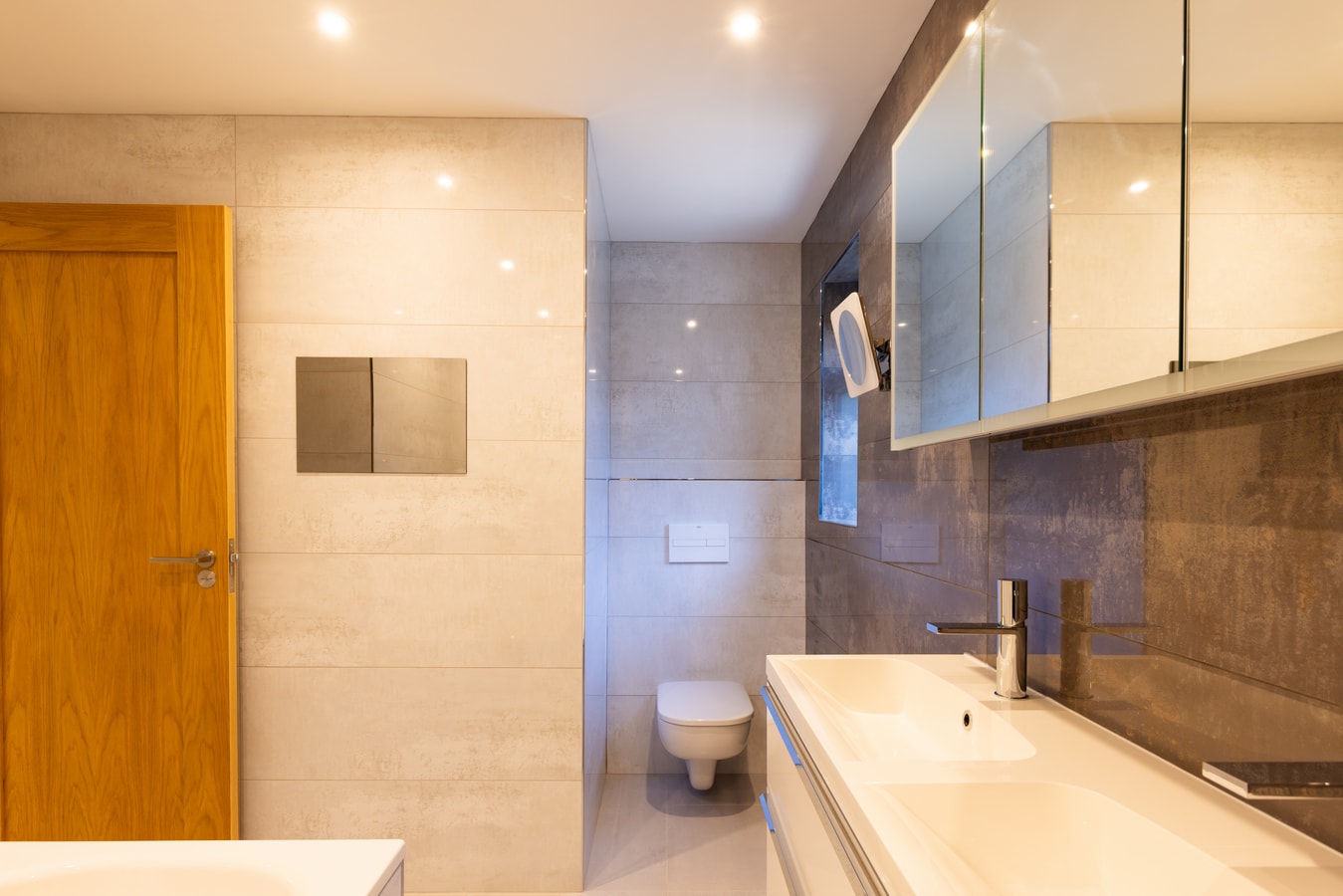 Spacious 4BD Smart Home in Idyllic Rural Setting 26 Hello Guest