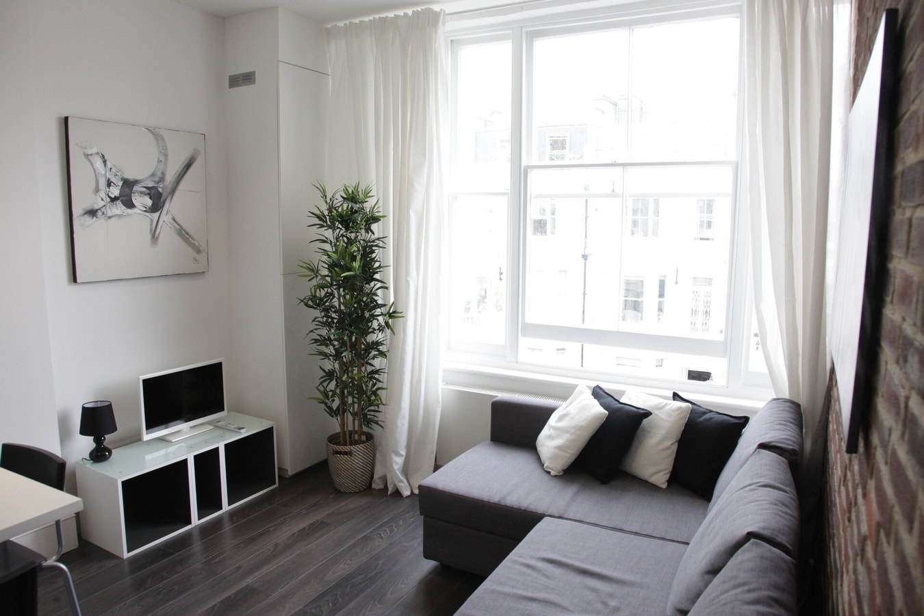Fantastic 1BD flat in the centre 8 Hello Guest