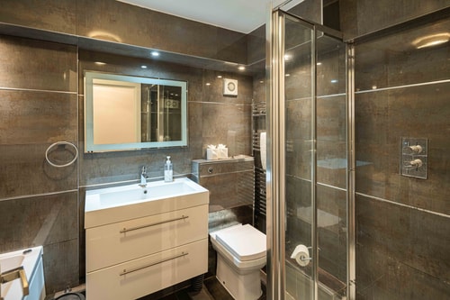 Stylish 3BD Flat in Prime Covent Garden Location 26 Hello Guest