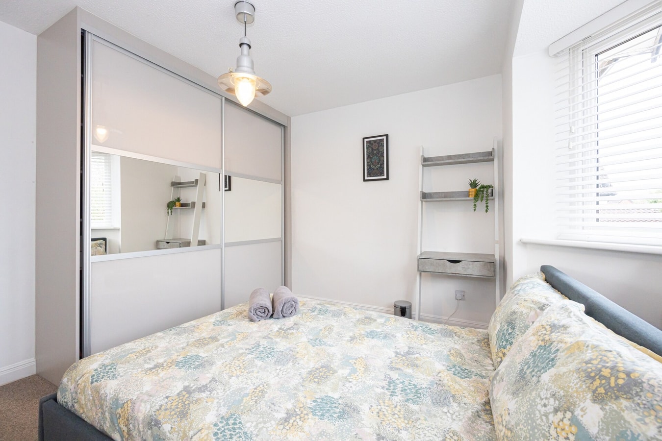 Modern Family Home in South Manchester/Stockport 5 Hello Guest