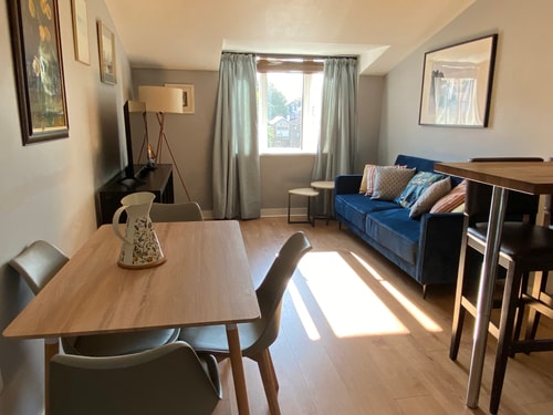 2BD Flat by Common & Village - Wimbledon, Zone 3