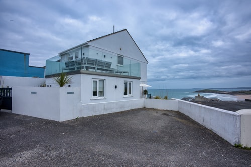 Modern 2BR Beach View Home - Sleeps 4