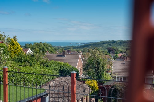 2BD Holiday Home Stunning views of the Sea & Gower 52 Hello Guest