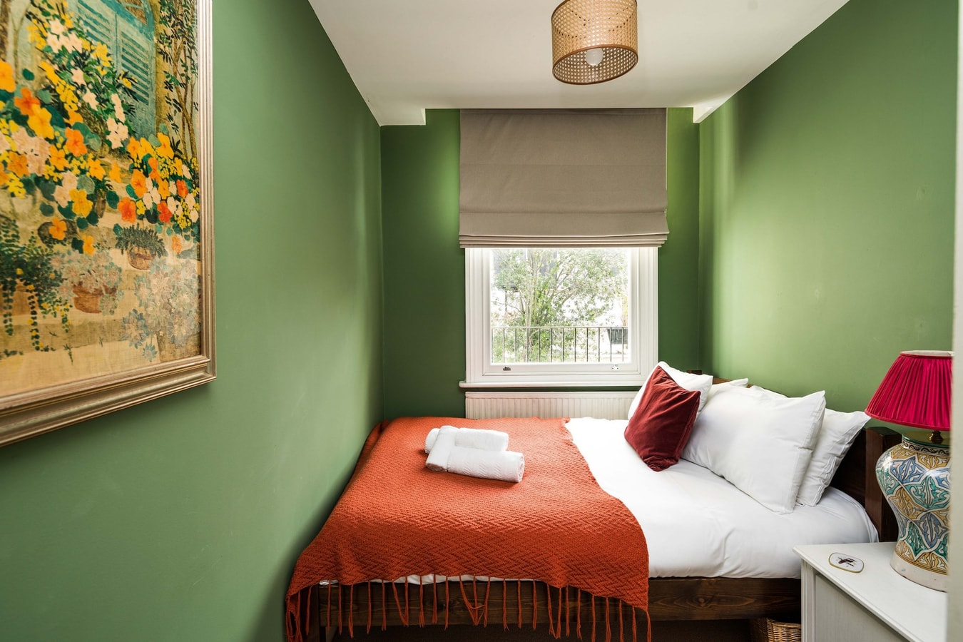 Elegant and Peaceful 2BD apt - Barons Court/London 7 Hello Guest