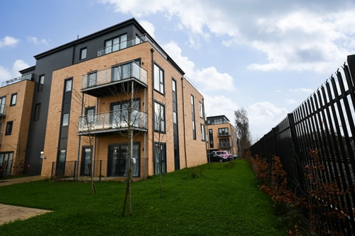 2BR Apartment Near Outlet & Station with Lift