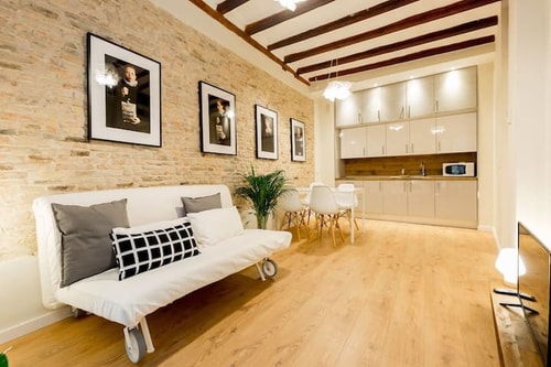 CASTA1 - 1 BDR Apartment at the Historical Center
