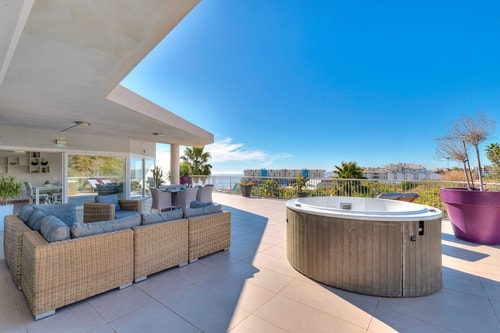 Stunning ocean and mountain view