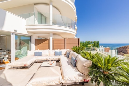 Brand new, stylish, 2-terrace appartment