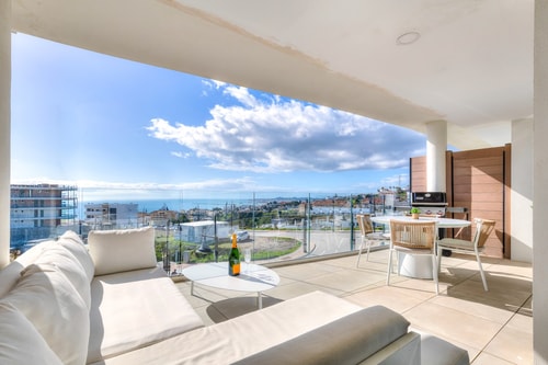 Charming apt with Ocean view