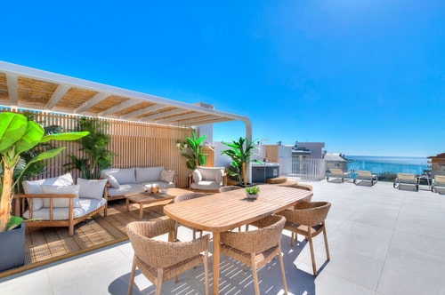 Penthouse Oasis - Stunning apt.