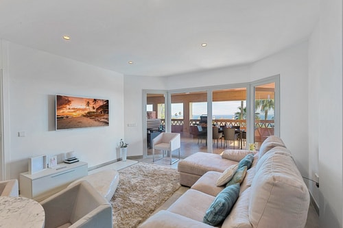 Panoramic ocean and city views.