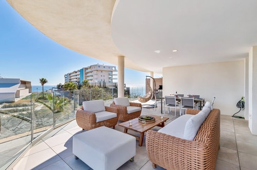 Lovely 3 bedroom apartment next to Higueron area.