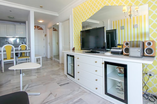 Fantastic Ocean view apartment with amazing Pools 8 Platihome
