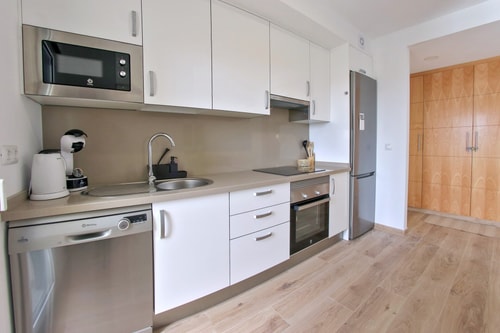 2BD spacious & stylish apartment with heated pool 23 Platihome