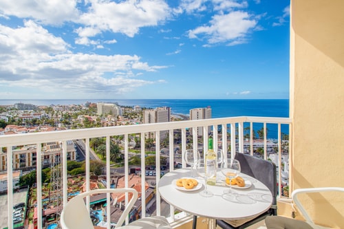 Prime 2BD with Balcony, View&Pool in las Veronicas 2 Platihome