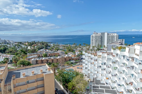 Colourful Bright Centred Apt. with Ocean View 23 Platihome