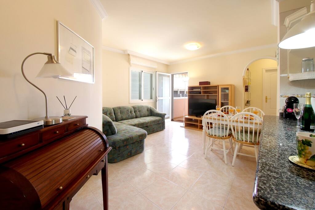 Lovely 2 bedroom home with nice Pool and View Flataway