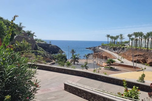 Stunning Studio with a sea view and Pool! 23 Flataway