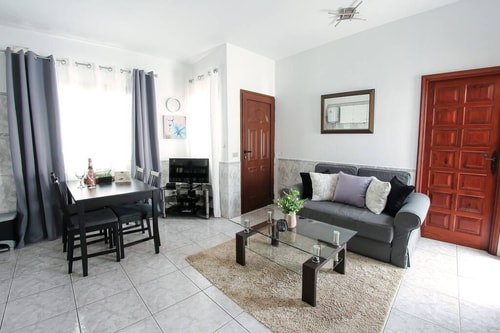 Cozy Spacious home with Pool and strong Wi-fi 6 Flataway