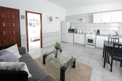 Cozy Spacious home with Pool and strong Wi-fi 8 Flataway