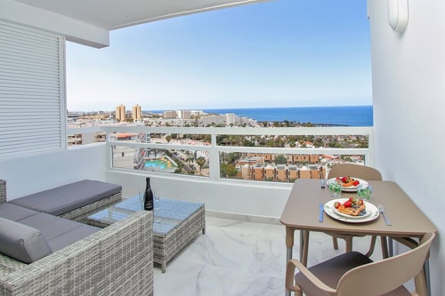 Amazing sunny Studio with Ocean view and Pools 1 Flataway
