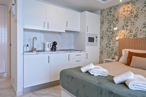 Amazing sunny Studio with Ocean view and Pools 13 Flataway