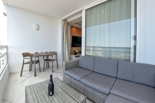 Amazing sunny Studio with Ocean view and Pools 20 Flataway