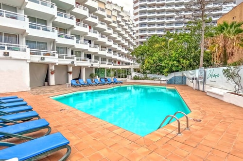 Colourful Bright Centred Apt. with Ocean View 28 Flataway