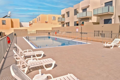 2BD spacious & stylish apartment with heated pool 38 Platihome