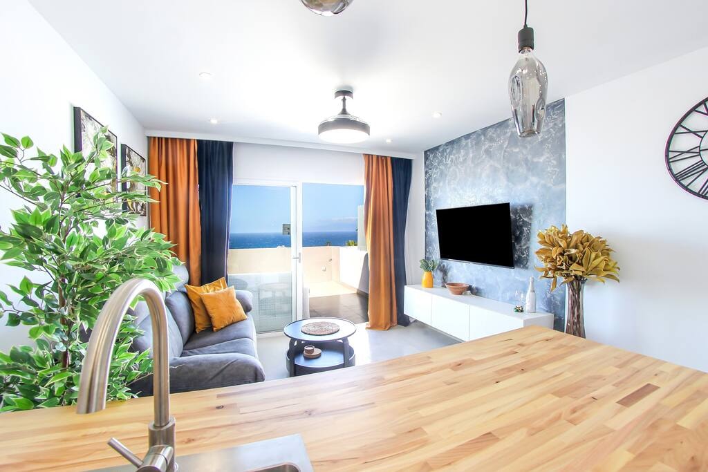 Exceptional 1BD apt. with Sea View in Aloha Garden Flataway