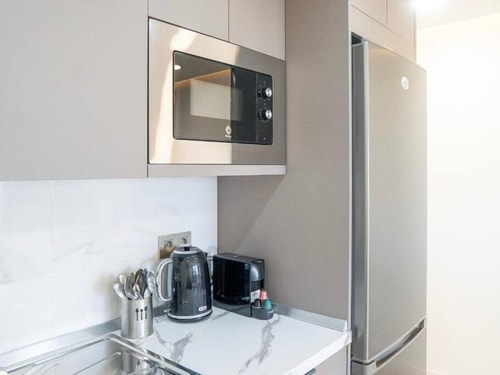 Newly renovated, luxurious apt. with a heated pool 13 Flataway