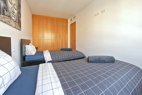 2BD spacious & stylish apartment with heated pool 18 Platihome
