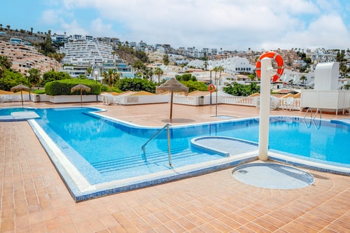 Trendy apt. with a heated  pool & near Aqualand 40 Platihome