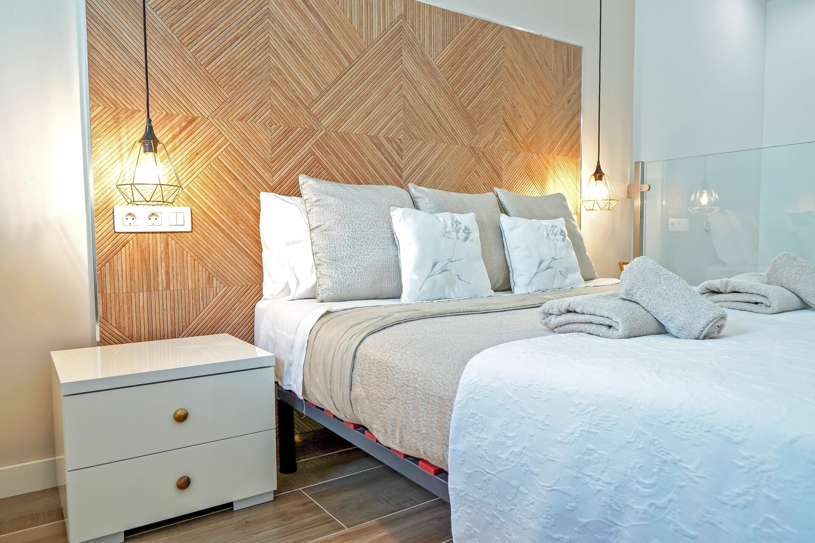 Amazing maisonette with a sea view and pool access Platihome