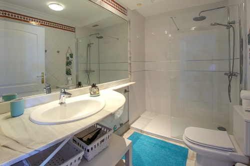 Fantastic Ocean view apartment with amazing Pools 14 Platihome