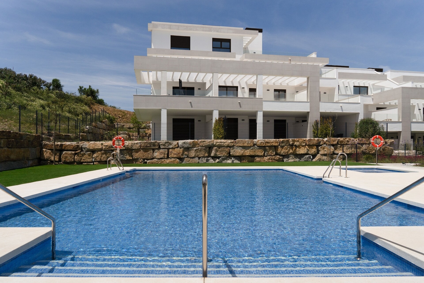 Property thumbnail 1