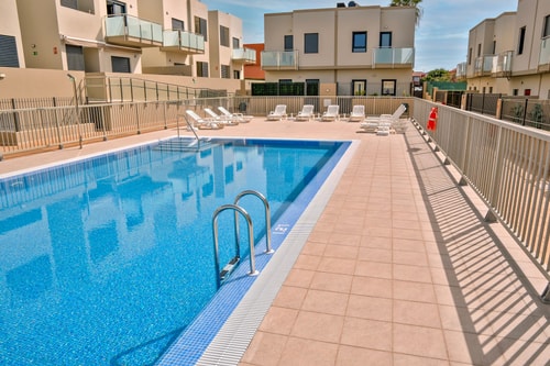 2BD spacious & stylish apartment with heated pool 42 Platihome
