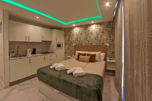 Stylish Modern Studio with Ocean View & Pool 6 Platihome