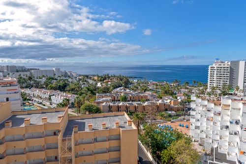 Colourful Bright Centred Apt. with Ocean View 22 Platihome