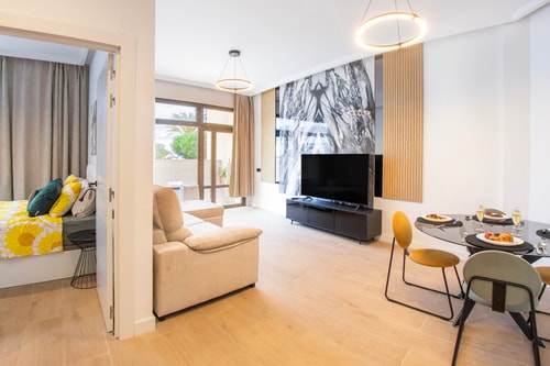Trendy apt. with a heated  pool & near Aqualand 33 Platihome