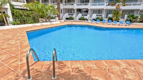 Colourful Bright Centred Apt. with Ocean View 26 Platihome