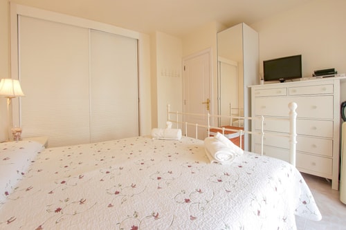 Lovely 2 bedroom home with nice Pool and View 17 Platihome