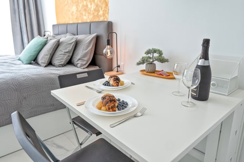 Delightful studio with a pool and stunning views 5 Platihome
