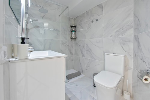 Delightful studio with a pool and stunning views 12 Platihome