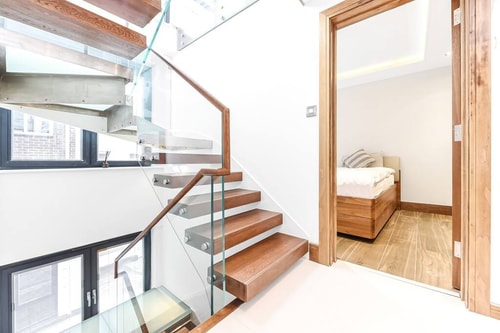 Luxury £3M Deluxe House On Private Street