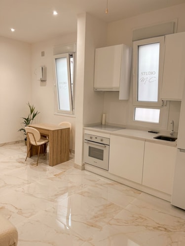 Attractive studio steps from Madrid city center beBalmy