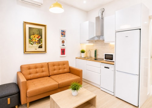 Central and renovated apartment by beBalmy, photo 2 of 10
