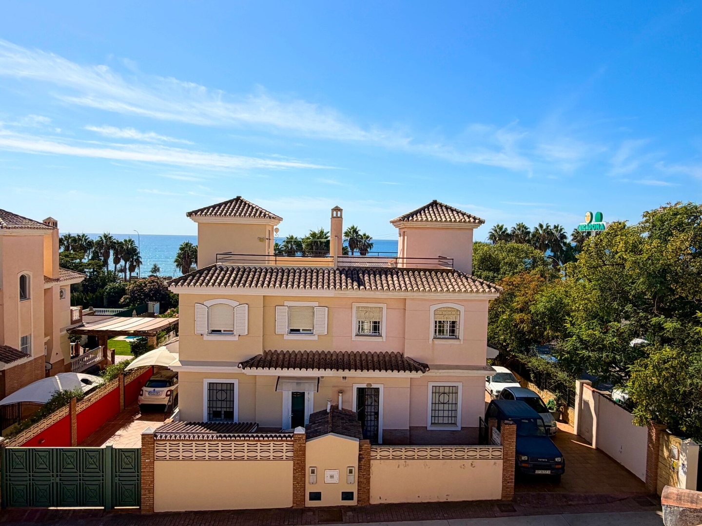 Beautiful house by the beach by beBalmy 4 beBalmy