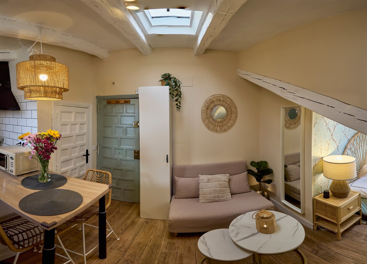 (Ampa) · Comfortable apartment central Madrid A/C + Wi-Fi 3 beBalmy